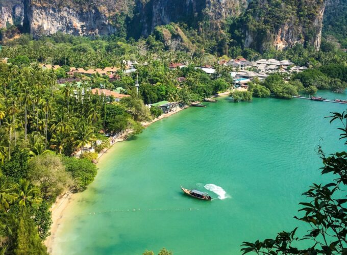 Railay Beach & Poda Islands Speedboat Tour