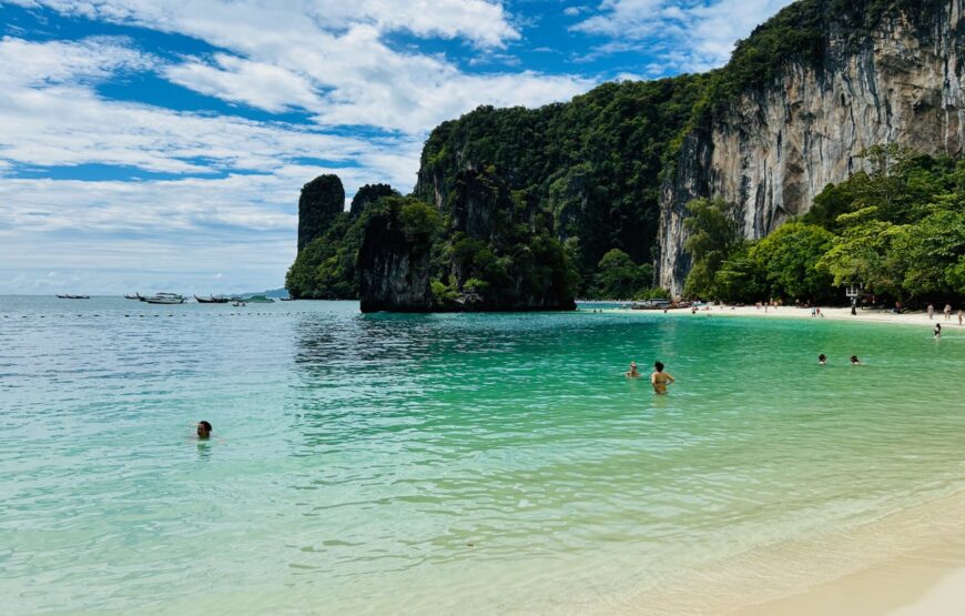 Hong 4 Islands Speedboat Tour w. Laem Haad Beach